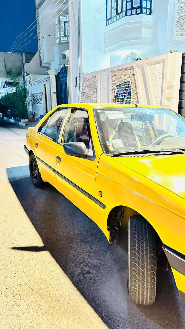 بيجو 17 مكفوله من الضربه بيه شوي تكحيل بلدواير كلشي شغال بيه تبريد مكينه كير خير من الله السعر 42 وبيه مجال هاذ راقم الولد ***********
