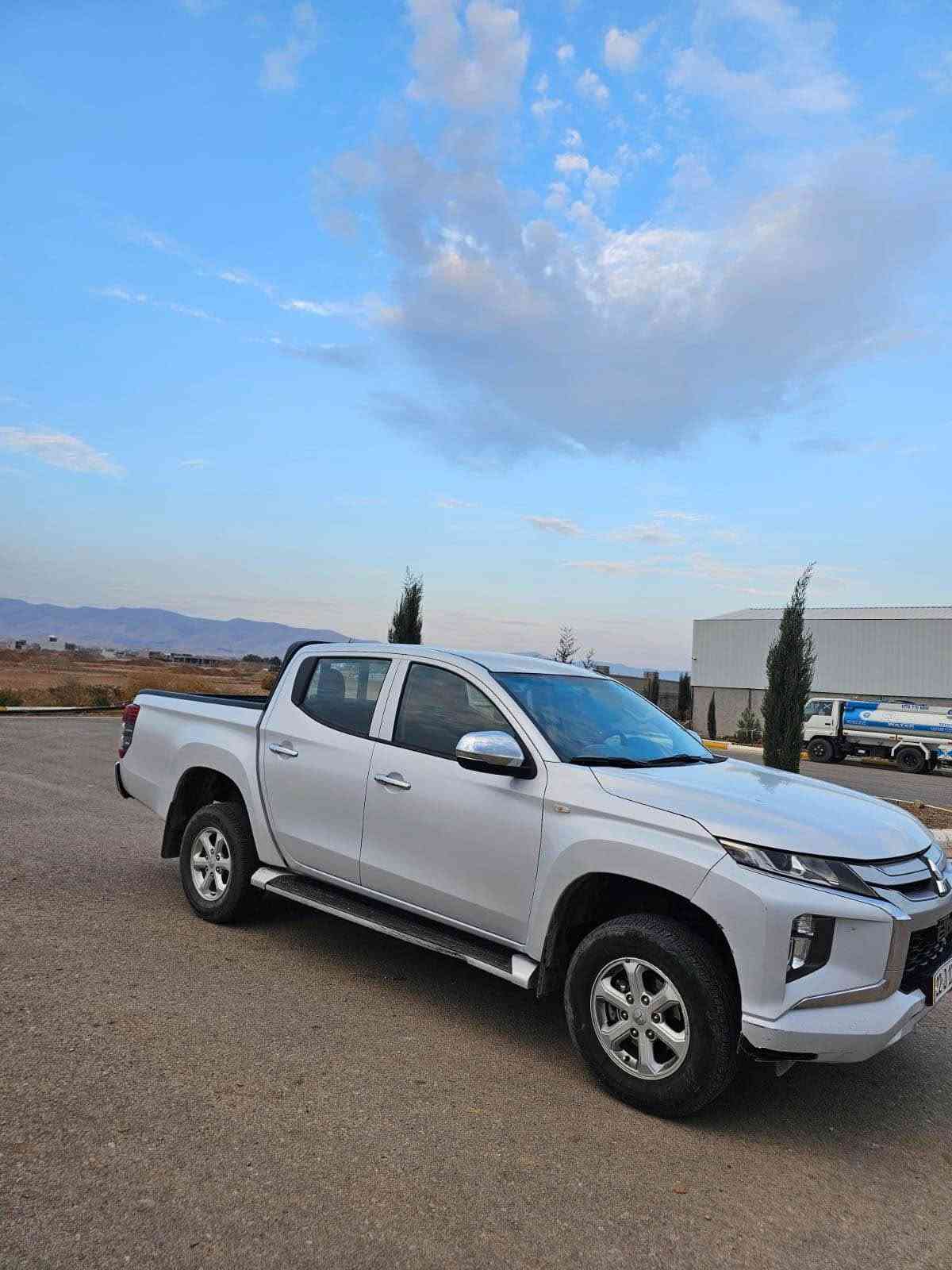 ميتسوبيشي L200 • ٢٠٢٠ • ١٤٠٠٠٠ كم
