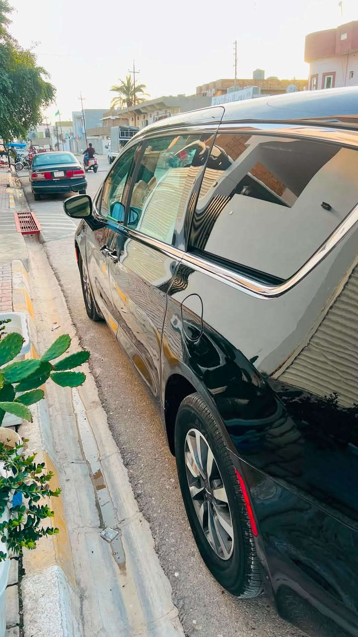 🚘 للبيع | Chrysler Pacifica Hybrid 🔋⚡

إذا كنت تبحث عن سيارة تجمع بين الفخامة، الراحة، القوة والاقتصاد… هذه الـ Pacifica Hybrid تستحق المشاهدة 👌

✨ تصميم أنيق وفخم
🔋 نظام Hybrid يجمع بين الأداء والكفاءة
🛋️ مقصورة واسعة ومريحة للعائلة
💎 شكل خارجي مميز وجذاب
🚗 سيارة مناسبة للسفر والاستخدام اليومي

📸 السيارة كما تظهر بالصور، والمعاينة خير دليل.

📅 الموديل: [2024]
🛣️ الممشى: [33.000]
💰 السعر:    (215)
📞 للتواصل: [***********]

للجادين فقط، أهلاً وسهلاً بالمعاينة والتجربة.
