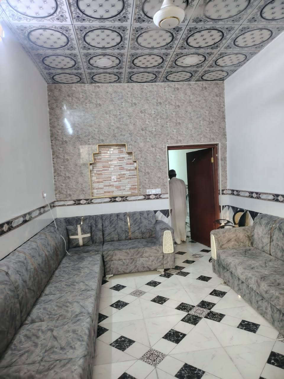 ياالله مكتب الجبوري للعقار *********** بلخدمه

دااار للبيع مساحه 100 متر طابق صب كونكريت درجه

 اولى حي ميسان قطاع 76 الشريط شارع 10 متر السعر

113 مليون مع المجال الاستفسار والاتصال

 *********** وات ساب بلخدمه #الجبوري

