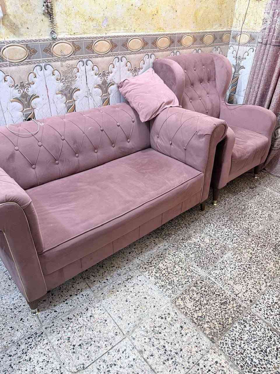للبيع..
السعر ١٠٠ الف 
للتواصل ***********

