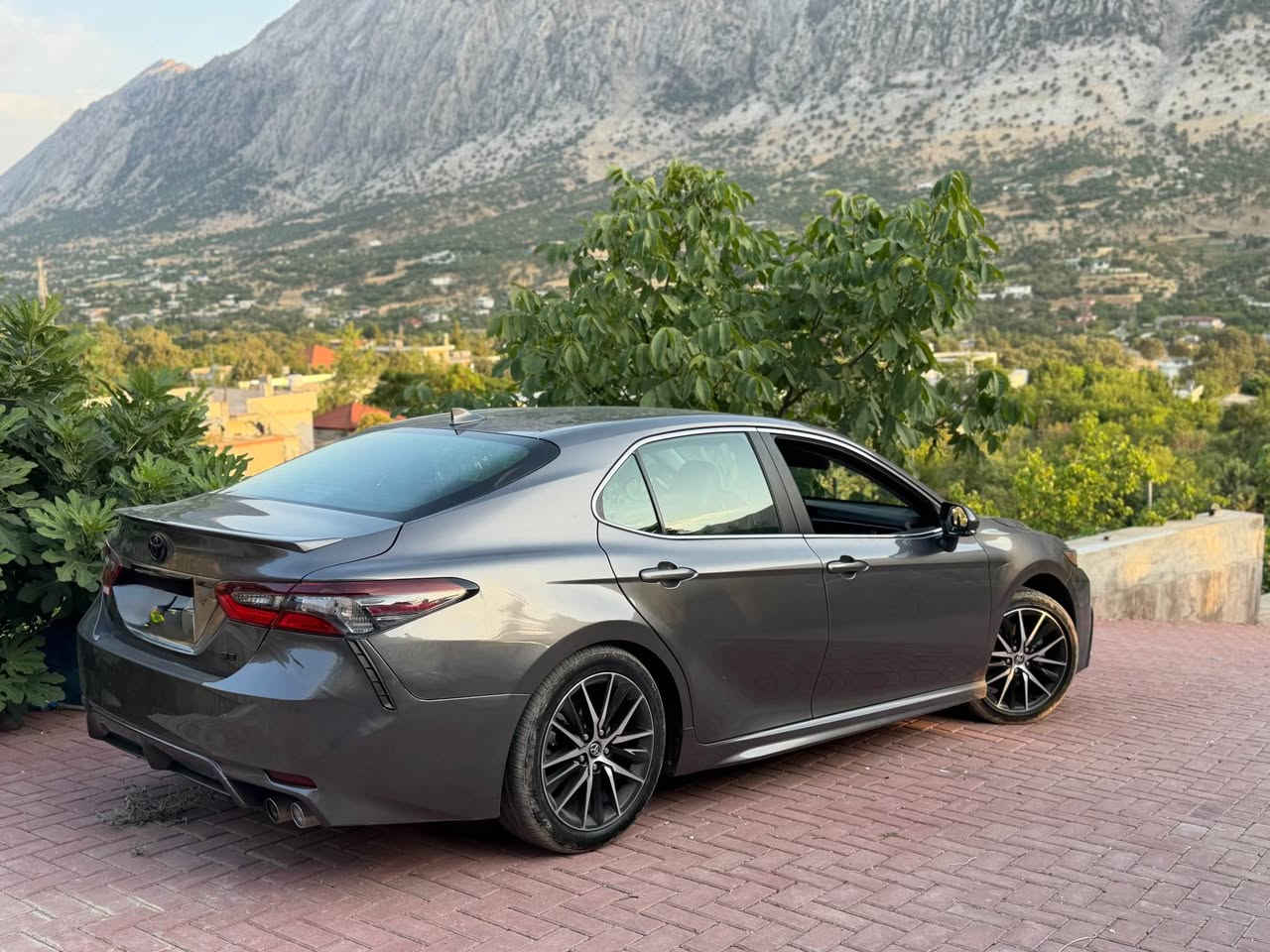 Toyota camery se 2023
چاملخ سایەق و نیو دەرگا بۆیاخ بەبێ ناوگردن 
۱،۲ جێگای pdr بچوکی هەیە  
49,000کم ڕۆشتوە ڕەقەم  سەنەوی نوێیە تا 2030 
۸ وەرەقە غەرامەی لەسەرە. دوای معامەلە دەگەڕێتەوە 
سەیارەکە بە ناوی خۆمانە 
تەحویل بە شەرت 

***********
ڕەقەم سلێمانی السليمانية, العراق
