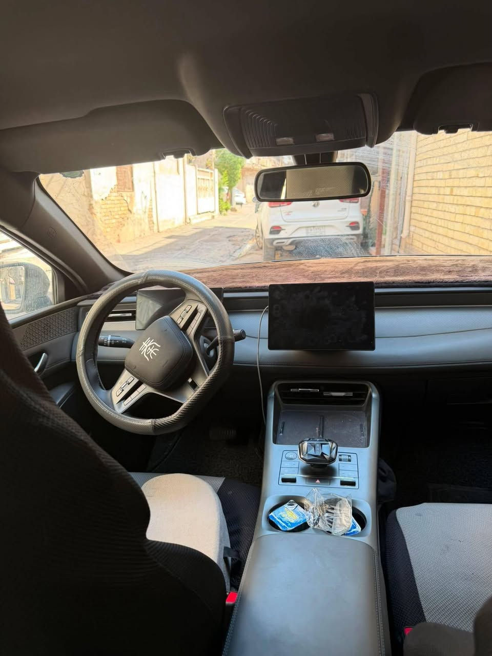 للبيع BYD كن بلص ٢٥ رصاصي رقم بغداد باسمي مكفولة عدا طخات بسيطة بالدعامية الامامية والخلفية ماشية على المكينة ١١ الف والكلي ٢٨ الف مكانها بغداد الكرادة السعر ١٩ للاستفسار الاتصال على الرقم ***********
