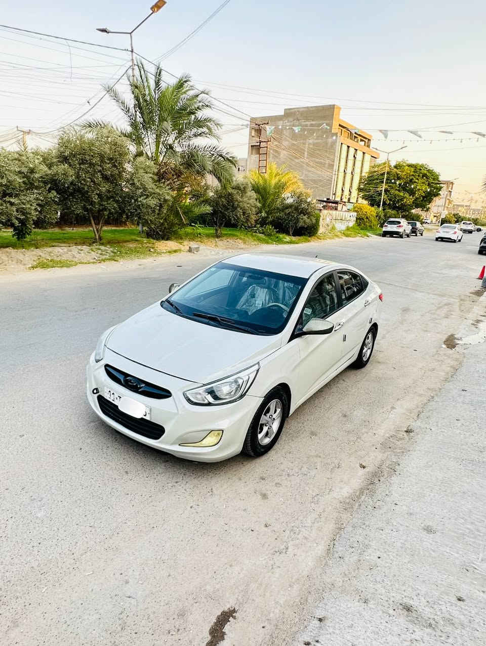 للبيع هونداي أكسنت 2016 وارد امريكي 
رقم بغداد الجديد هزه سنويه جديده بأسمي 
محرك 1600
كير AT
صدر امامي خلفي مبدل جديد 
تخم تاير جديد باتري جديد 
تبريد ممتاز 
داخل بيجي نظيف جداً 
سياره جاهزه ونظيفه خاليه من كل نقص 
ماشيه 100
ليبل واحد السياره بدون تبديل نهائياً 
جميع الأيرباكات سليمه 
صبغ قطعتين فقط 
السعر 88 ورقه مجال بسيط جداً 
***********
