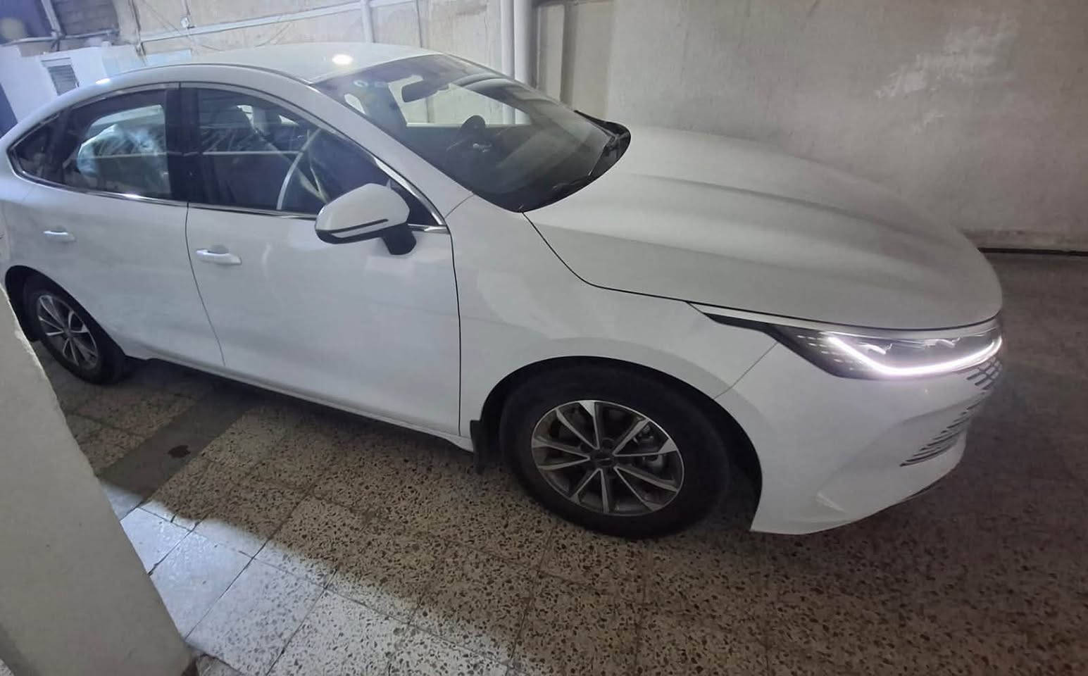 Byd دستروير موديل 2025 مرقم بغداد ماشيه الكلي 6000 الاف  عدى طخه دواجه بخشم جاملغ  ممصلحه مكانها بغداد الغزاليه السعر 20500  عشرين وخمسميه بيها مجال للشراي رقم الهاتف ‭***********‬

