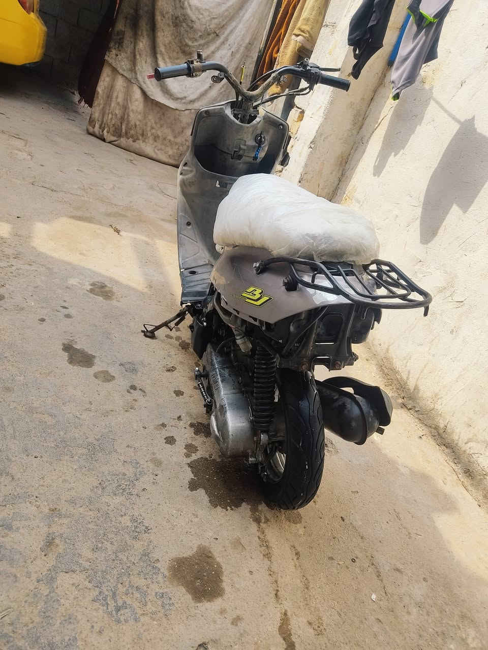 سلام عليكم دراجه يوماه دراجه حلوه نضيفه كفراته كلهن عدي شلعه فول مكينه ناعمه دك سلولي مكاني حي شهداء الستفسار عل واساب***********
