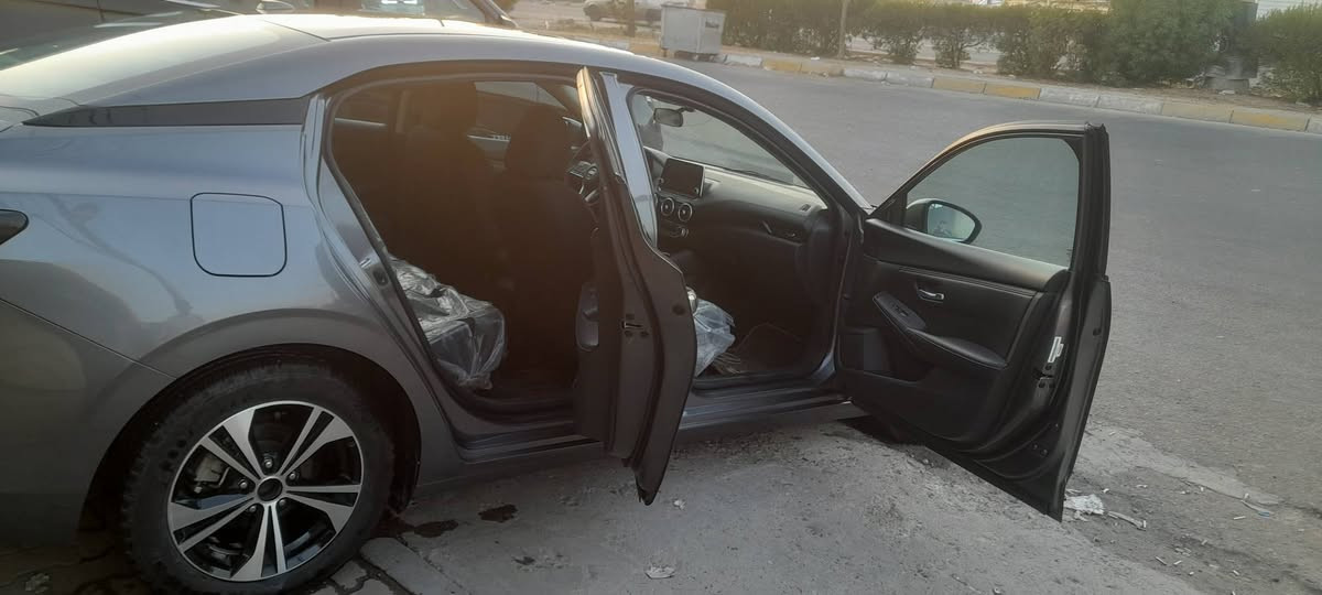 السلاموعليكم نيسان سنتره ٢٠٢٣ سياره كفاله بدون تبديل فقط بنيدصبغ قطعه وحده وسونارمرفق معه الصوررقم ديالى نكليزي جديدتحويل بنفس،اليوم 
السياره عل وضع الشركه،ماشيه ٣٠
مكان ديالى السعر٣٨مجال بصيط
هاتف ***********
الثاني***********
