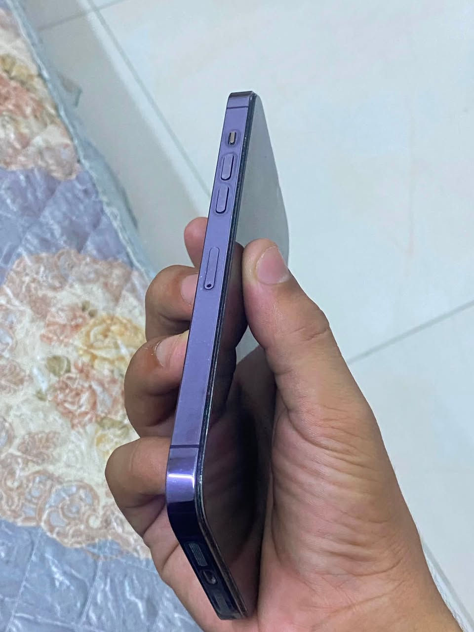 السلام عليكم ايفون 14 برو ماكس ذاكره 256 بطاريته 78 ومبدل بي شاشه فقط والكامره مالته بيه خلل مال 0.5 والكامرات البقيه شغالات 
رايده 550 وبي مجال 
مكاني بغداد الدوره 
وهذا رقمي بي واتساب ***********
