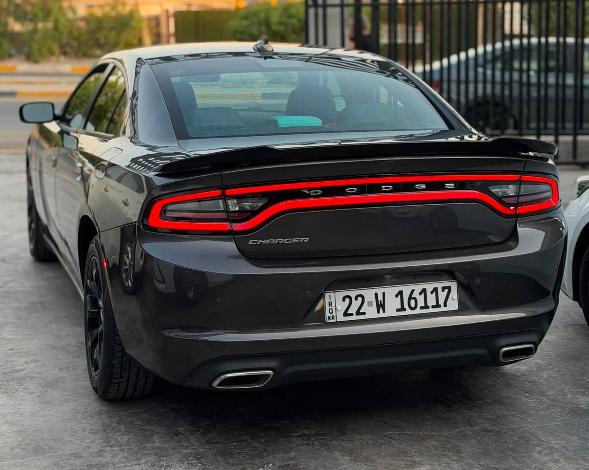 جارجر SXT
موديل : 2023 
حادث : باب مبدل نفس لون بدون ايرباك
مواصفات: كشنات كهرباء 
جلد 
شاشة 
كامره حساس خلفي 
عنوان بغداد الكاظمية 
***********
