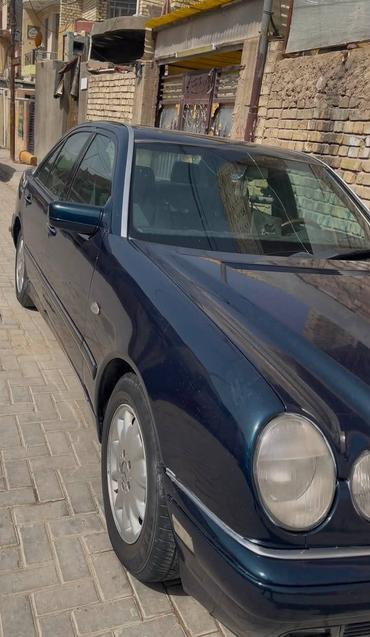 سلام عليكم للبيع مارسدس W210 
E320
مكينة بلاد خراطيم 

كير D4

صدر جديد 
صبغة كلش حلوة 

موديل ٩٦ 
 رقم بغداد بسمي 

نقصهة تبريد  يرادلة شي بسيط

مكانهة بغداد العبيدي 

السعر ٧٠ بيهة مجال بسيط 

 واتساب***********

 واتساب ***********
