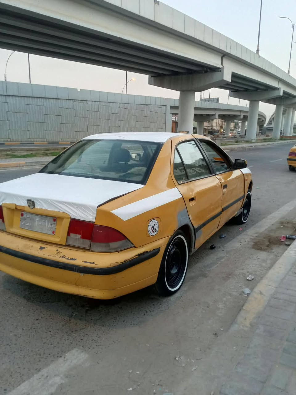 سلام عليكم من رخصه الادمن سمند رقم بغداد احمر جاهزه مينه بيها تبخير قليل والباقي مكفول للبيع او مراوس السعر 9وبيها حك الجيه وذا مراوس وانطي فرق عادي ***********
