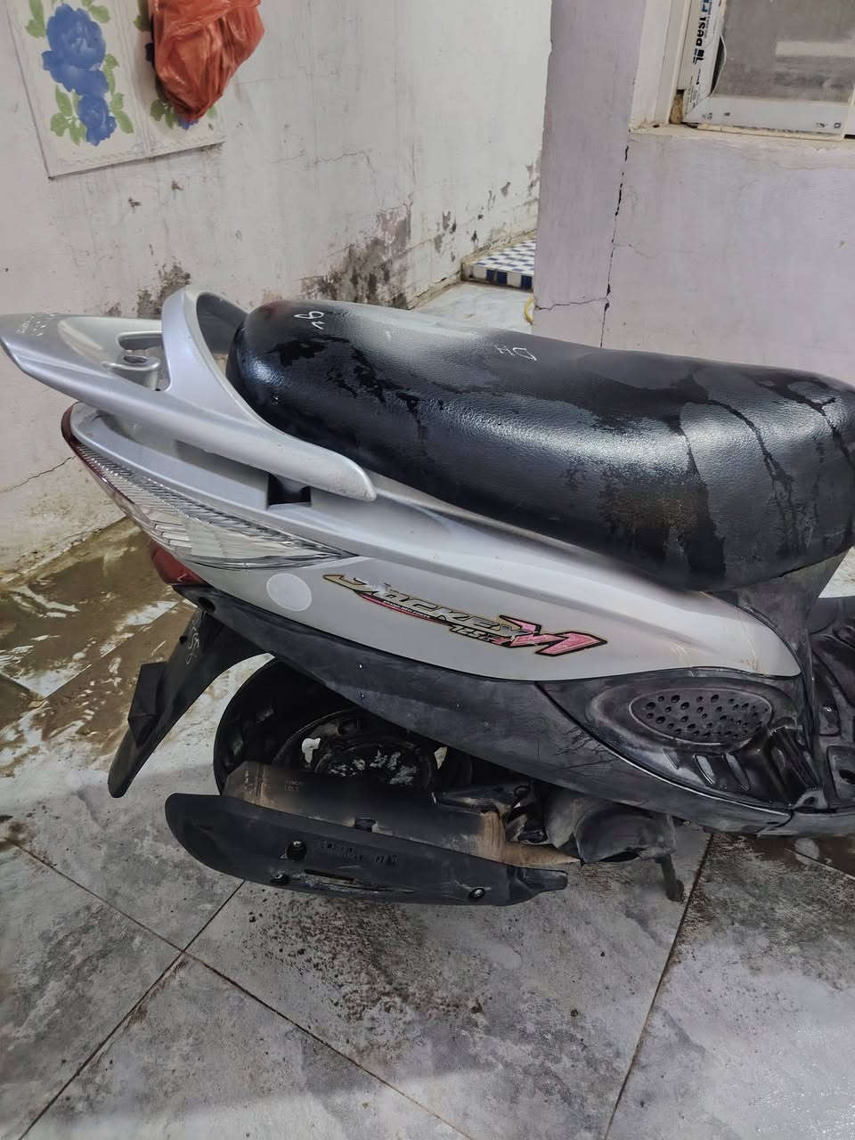 دراجة • شارع مطار