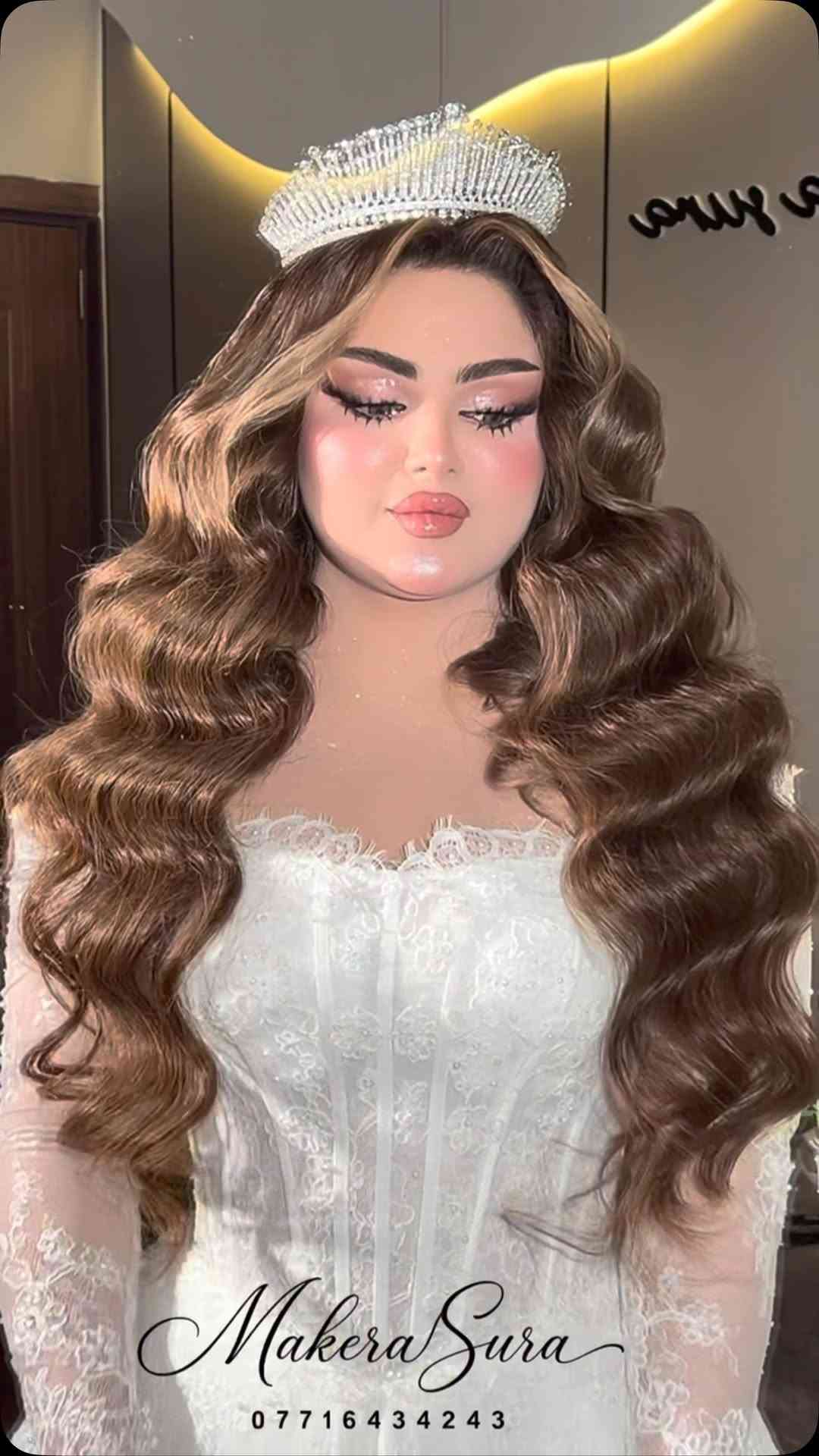 من أعمال الماكيرا سرى 💎💎💎
📍بغداد حي الجامعة شارع ٦٦ مقابل مجمع البيلسان الطبي 
***********:📞
***********
البدلة أكيد من أزياء @abo_ammar_fashion

نص مكتوب في الصور:
- Makera Sura
- ***********