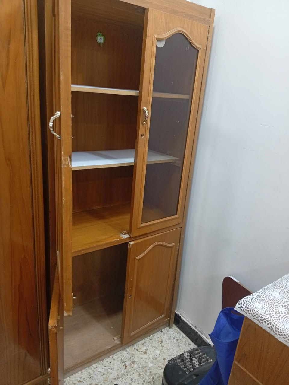 للبيع بابين سعر 50وبي مجال للاستفسار ***********
