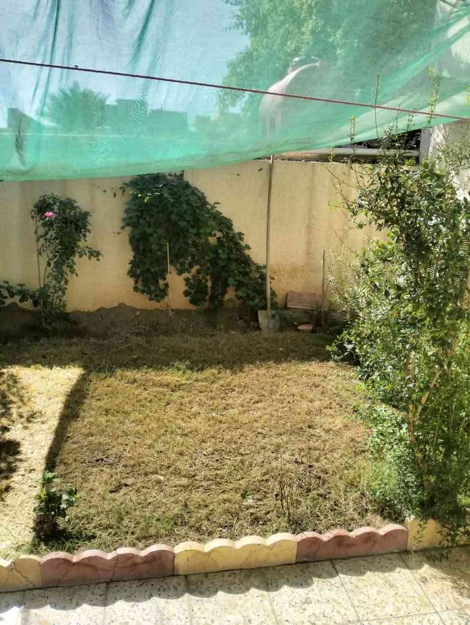 دار للبيع طابو صرف تحويل مباشر300 متر الواجهه 15 متر..  النزال 20متر  ..طابق واحد عكاده بحاله جيده جدا غرفتين نوم وهول واستقبال...  بداية الدواسر خلف ثانوية دجله للبنات... ***********
