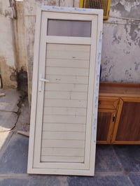 باب نضيف • عرض ٨٠سم • طول ٢م