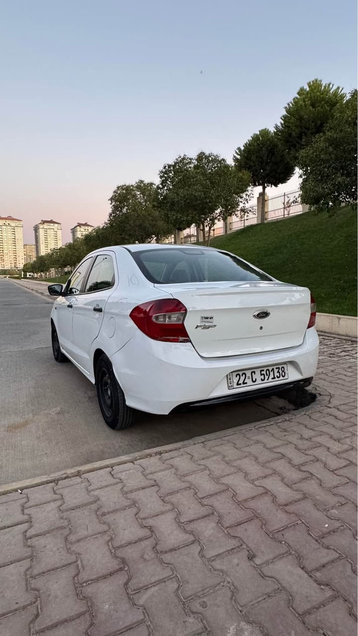 فۆرت فیگۆ ٢٠١٧
١ پارچە و ١ پەڵە بۆیاخ 
قرچێکی دوای هەیە شوێن سپێری گرتوە بەبێ چەمەلەخ و سنوق تەنیا شوێن سپێر
گێڕ تۆماتیک و عادی ٦ گێڕ
شاشە
٢ جام کارەبای
سوکان ڤۆلێۆم
تەبرید سارد و گەرم بەشەرت
چوار تایەی لۆک
سەنەوی بەسەر چوە و ڕەقەمی تازەیە
٦٥ گەڵا و مەجالێکی کەم*********** السليمانية, العراق
