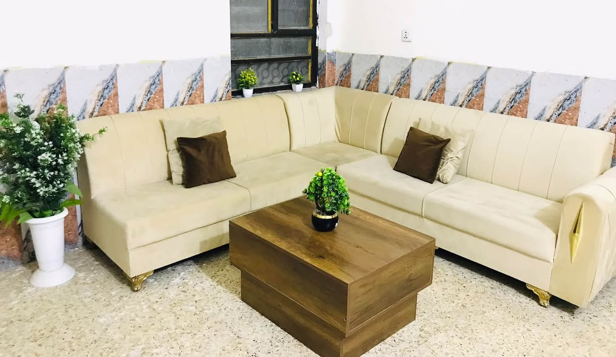 طبله وسطية للبيع اصليه خشب قوي مستعمله قليل (التخم غير متوفر) شتنطيني بيها تعال اخذها بغداد حي اور ***********
