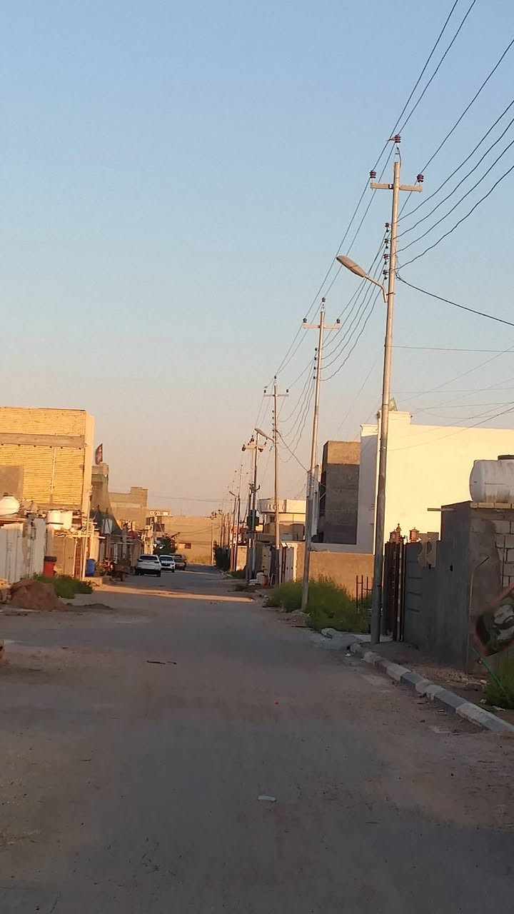 بيت للبيع حي الاسرى الزراعي شارع الدكتوره البيت يتكون من غرفتين نوم ومناور ثنين وصاله وحمام ومطبخ واستقبال وصحيات البناء كله طابوك  الشارع تبليط ومجاري وكهرباء وسحب مولد وانترنيت ضوئي   المساحه 150متر  للاستفسار الرقم ***********

نص مكتوب في الصور:
- HONOR X9c