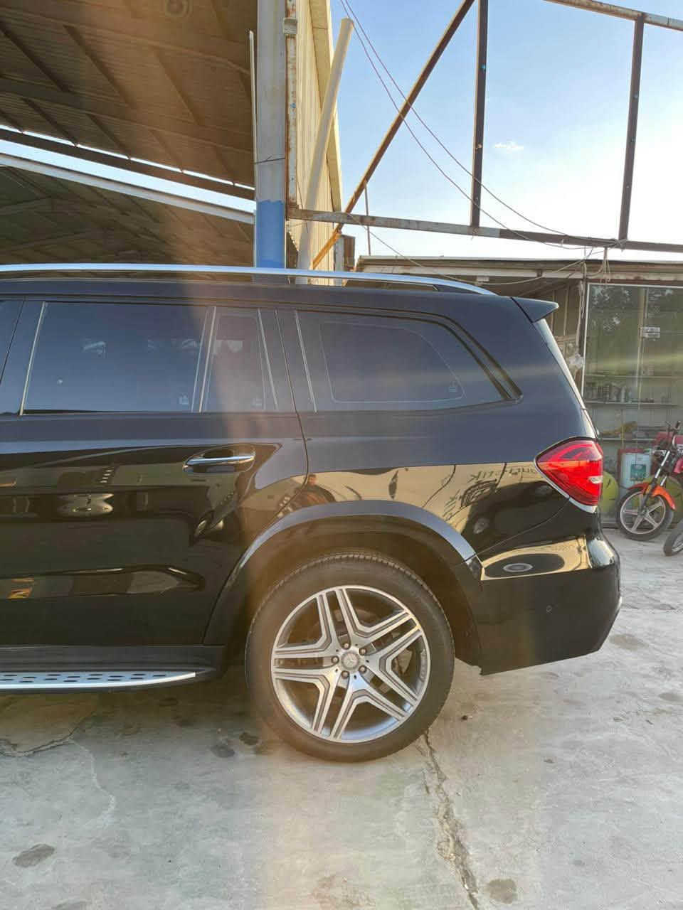 مارسدس gls/500/٢٠١٨
فور متك 
رقم بغداد باسمي 
ماشيه ١٣٥
خليجي كفاله من كلشي 
فول مواصفات 
بنوراما
كشنات جلد 
خمس بصمات
بردات خلفيه
جنطه شفط
رادارات ٣٦٠
كامرات ٣٦٠ درجه
وباقي لمواصفات مكاني بابل 
السعر 415 وبيه مجال 

***********
***********
