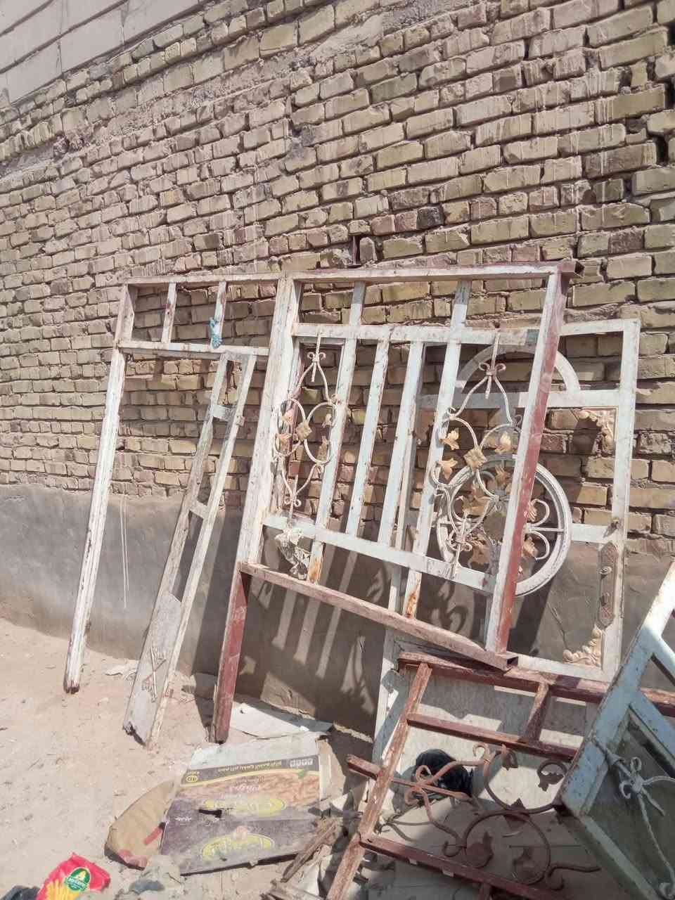 باب ٢م×٢٫٥م • درجة أولى • باب وشباك