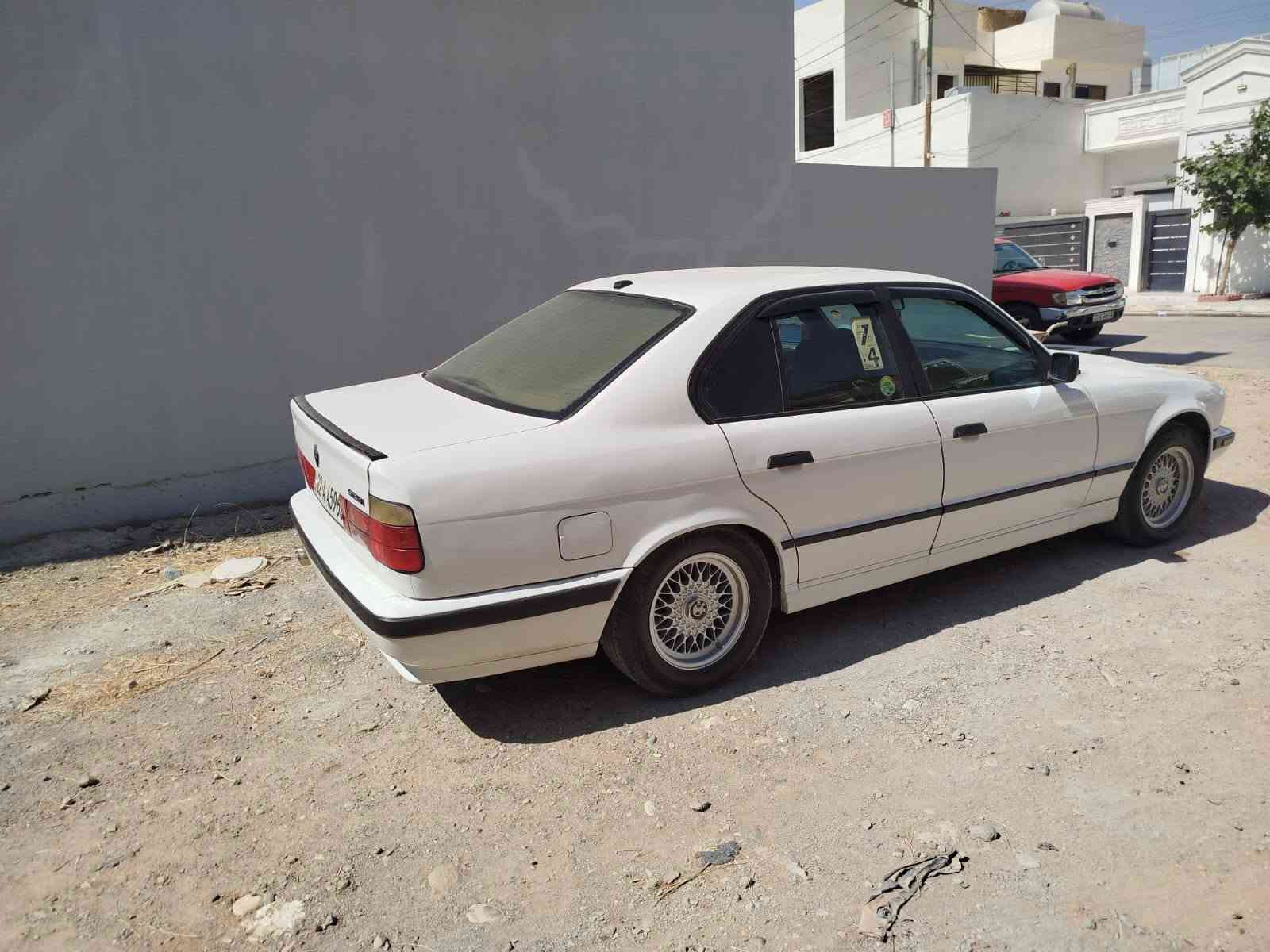 مودیل١٩٩٤ حجم ٥٢٠ اوتواماتيك تبريد شغال سيارة جاهزة شرط الكير والمحرك صبغ حزام جمالية بيه طخة خفيفة بالجاملغ خلفي بدون دواخل سنوية لل٢٠٣٠ سعر ٥٥ ومجال عنوان كركوك شوراو***********......*********** كركوك, العراق
