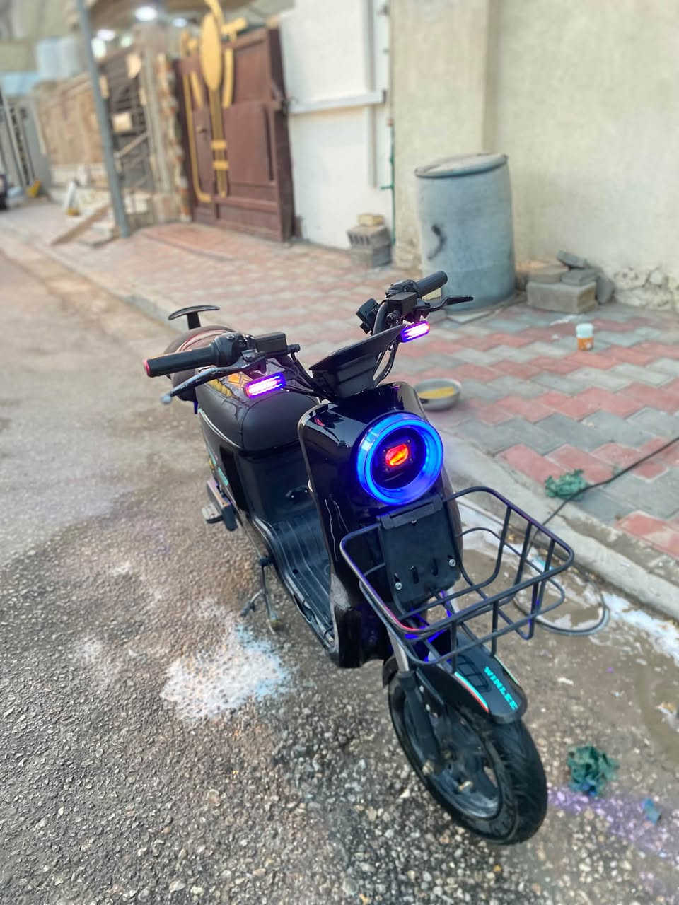 سلام عليكم دراجه شحن R9خمس بطاريات فول مواصفات اربع نمر مامبدل اي شي بي خاصيه بيك تعال شوف بعينك بس يحتاجله كشن الوره سعر 450بي مجال مكاني كربلاء ***********
