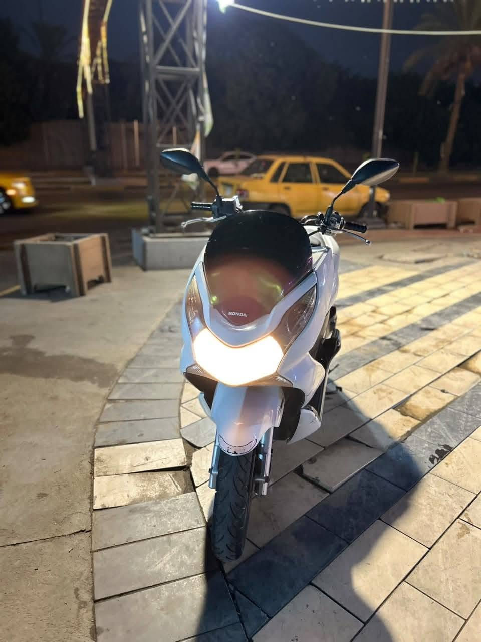 PCX • الجيل الاول • ياباني اصلي