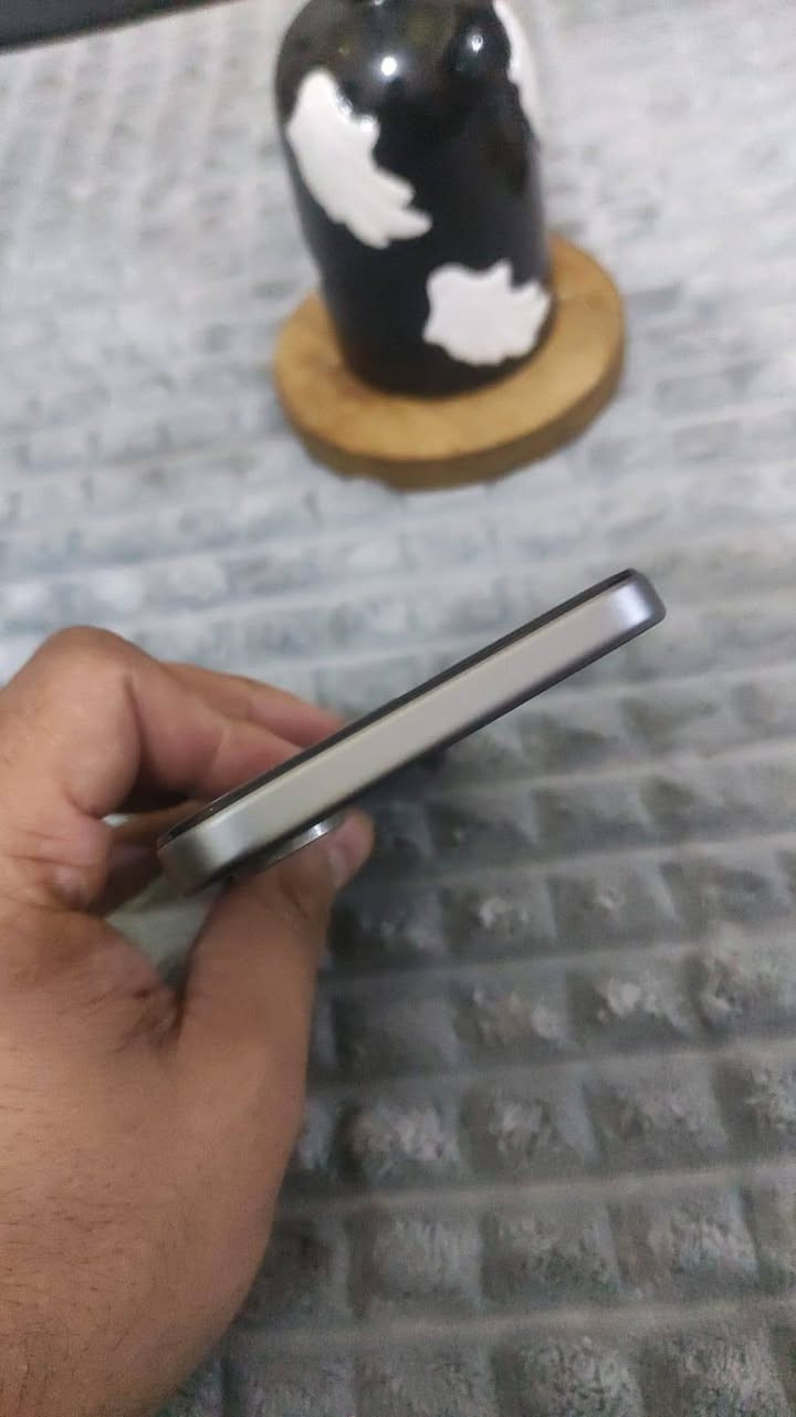 تلفون بيع سعر 225بي مجال جديد كلش صار 7تيام عنتي ذكره 128 عشويه 8 ردمي 100i مكان كربلاء ***********

نص مكتوب في الصور:
- ٧٠% ٨:٤٤ لمحة عن الهاتف realme UI Android 16 عرض التحديثات وحدة التخزين بالهاتف ٤,٠ غ.ب / ١٢٨ غ.ب اسم الجهاز realme C100i المعالج T7250 الطراز RMX5377 RAM ٤,٠ غ.ب + ٨,٠ غ.ب إصدار Android 16 الإصدار المعلومات القانونية الحالة