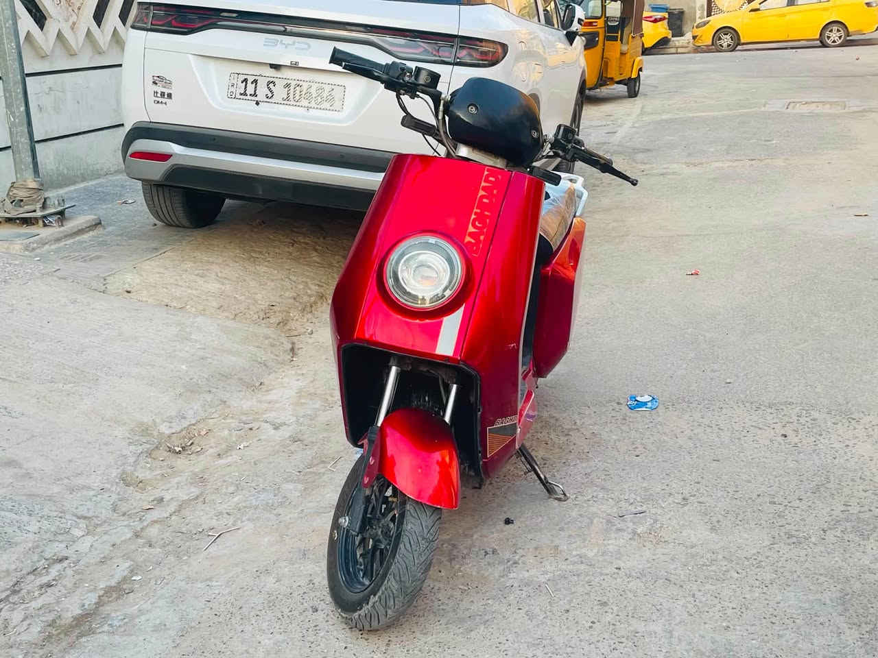 السلام عليكم
دراجه شحن للبيع ( كاسحه )
موديل 25 
ست بطاريات 32 امبير
ملفها 2000W
3 سرع سرعه 99 قفلها 115 حقيقي 60
بصمه 2 سويج 1
اشاير يمنه ويسره
لايت عالي وناصي
تايرات جلاتين 
بريكات امامي وخلفي هيدروليك  
منفذ USB لشحن الهاتف 
دبلات امامي خلفي
نظام R الرجوع للخلف
نظام P 
بطاريات جدد شحنها سريع وشاحنتها الاصليه
مشكلتها شخوط بالكفرات مثل ما بالصور والصندوك بي كسر بسيط فقط تجي وتفحص كلشي بيدك
سعرها 450 وبيها مجال للطيبين 
العنوان : بغداد البلديات
رقم الهاتف ***********
🌹.
