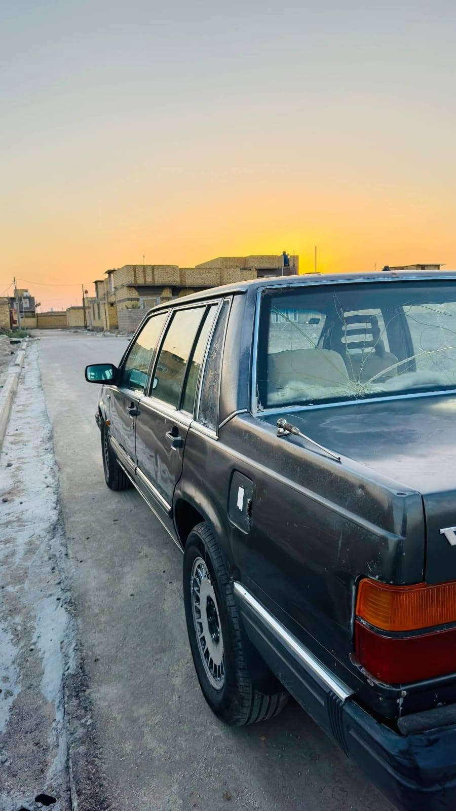 سلام عليكم
فالفو موديل 1989 سنويه ل 30
تحويل مباشر شوكت ماتريد مالكه الشرعي يمي 
كير مكينه ونجي 6سلندر 
السياره دواخله كله على بلاد
كير مكينه حداديه كله جديد 
تخم تاير جديد كهرباء كله شغاله 
سياره جاهزه من كلشي. ماعده التبريد 
العنوان ناصريه سوق الشيوخ 

السعر 30 وبيه مجال 
***********
