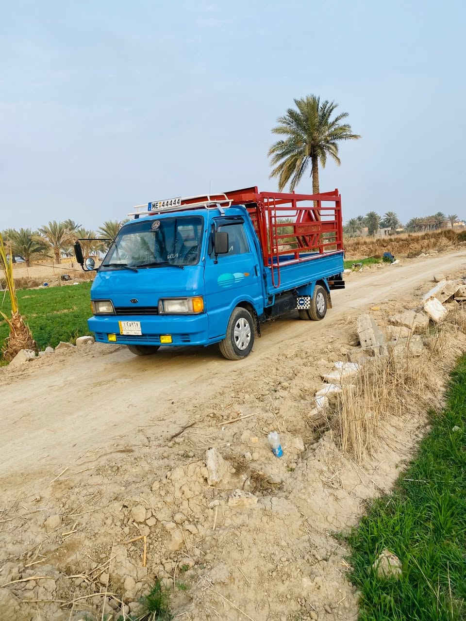 السلام عليكم ورحمه الله وبركاته كيا بنكو تك قماره بدي 8جنكال 1994مكينه وكير اكسل كفاله تخم تاير جديد رقم واسط سياره جاهزه للعمل ومناسبة سنويه نافذة مداور ثاني يوم رقم شاصي ضعيف السعر 47 المكان حله الحمزه الغربي الاتصال ***********
