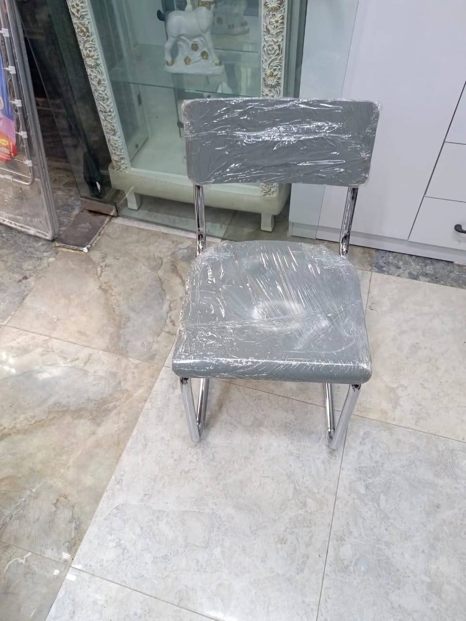 كراسي • حجز • سعرة