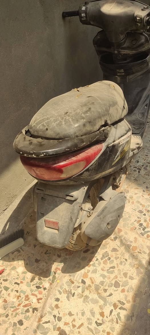 للبيع دراجه بريز كايمه بس شغاله عفته بدون دهن كامت سعره 200 الف هذا رقمي ***********
