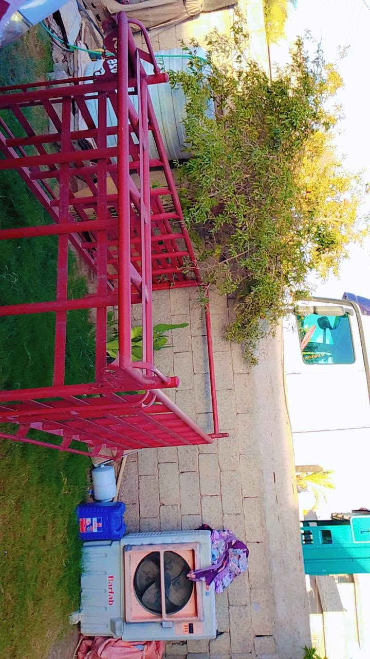سلام عليكم للبيع محجر المكان بغداد السعر 
400 وبيه مجال الاتصال ***********
