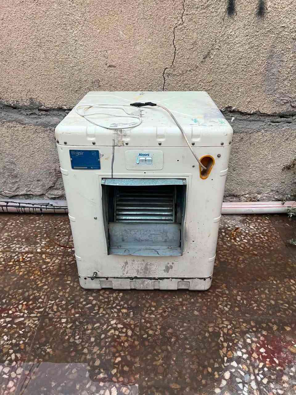 ***********
