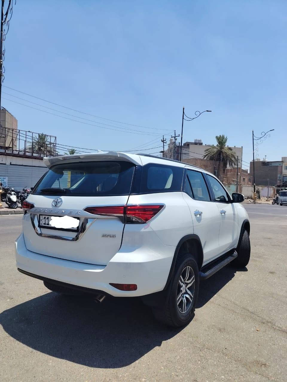 فورجنر 2024 للبيع 
سيارة جديدة جدا على وضع الشركة محرك 2700 اربعه سلندر مواصفات معروفه شاشة اصليه لمس ابل كار بلي بلوتوث مري شفط حساس امامي خلفي سبعة راكب فول تحكم ستيرن  مكفولة من الصبغ والمعجون شرط السونار والفحص سيارة امبدل بيه البنيد اصلي وكاله نفس اللون 
السعر 3 شدات قابل للتفاوض جداااا 
***********
***********
