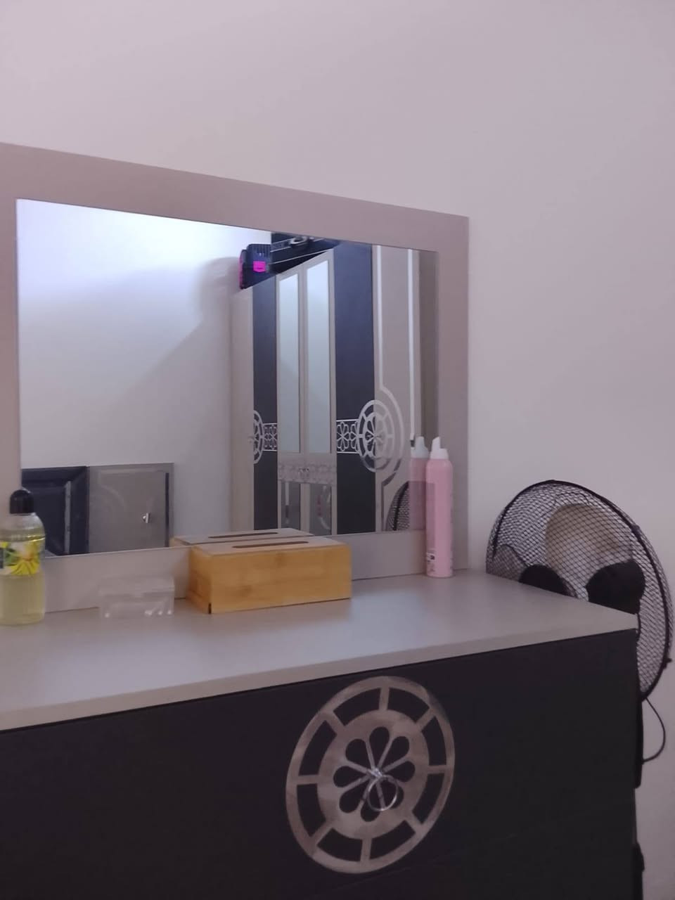 غرفة نوم مستعمله نظيفه السعر 400 الف الاتصال على الواتس اب ***********
