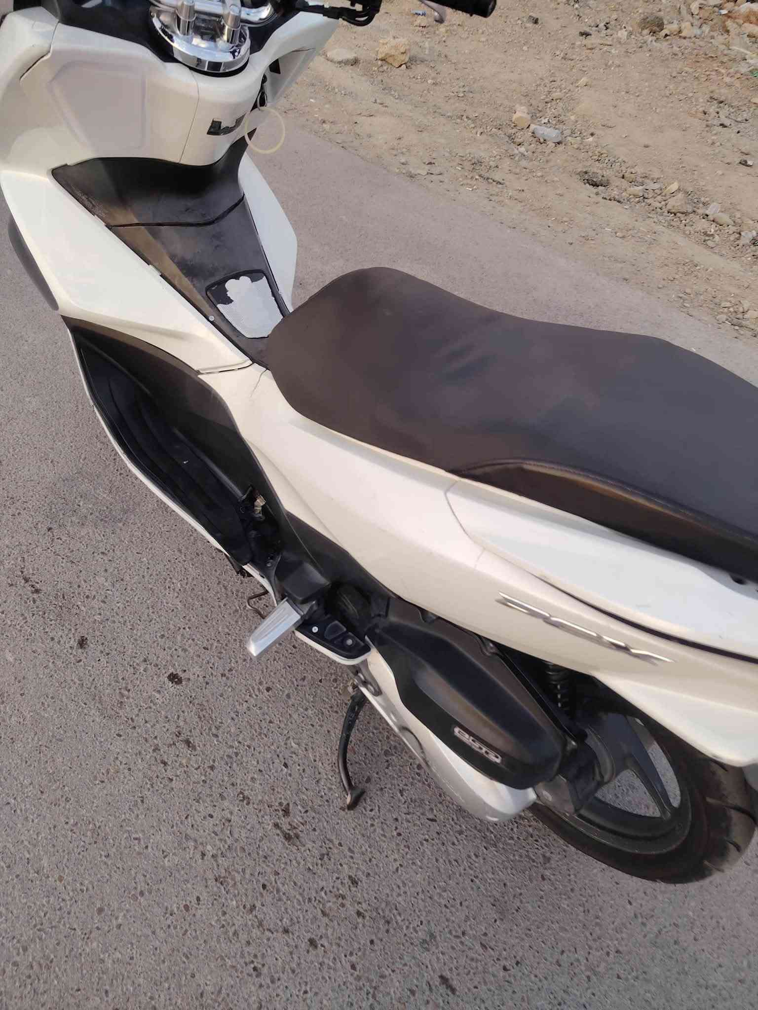 السلام عليكم Pcx جيل الثاني مكينه 125c دراجه غرسه مكينته ناعمه سلف من اول نكره حساس (A) ازدحام شغال يداة تتدفئه كهربائيات شغاله من ناحيات هورن دبل اشاره تك اشاره لايت عالي ناصي كلهن شغالات دراجه مملعوب بيه مكفوله جيب فيتار وتعال
#سعر1550 وبيه مجال حك الجيه فقط مكان بغداد الشعب
 ***********
