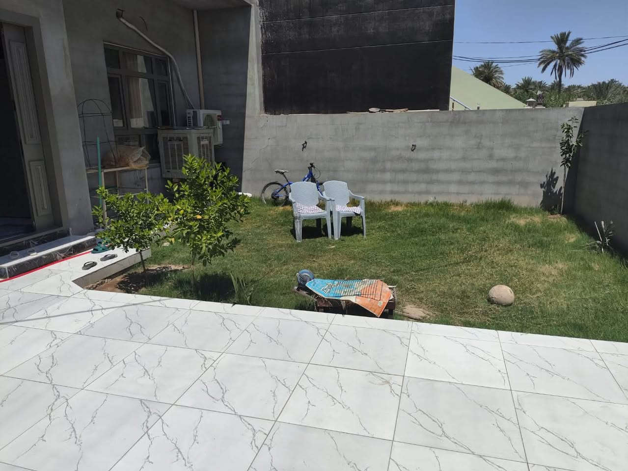 📍 الموقع:  خانقين يم كلية بلاد الرافدين – منطقة الإمام عباس، الشارع مبلط.بناء حديث 2025
📐 المساحة: 240 متر (طابو زراعي)
🏠 السقف: عادي
تفاصيل الدار:
غرفتا نوم، قياس كل غرفة 5 × 5 م
استقبال 4 × 6 م
هول مفتوح 9 × 6 م
حديقة 7 × 7 م
كراج بطول 9 م

📍دار للبيع الموقع:  خانقين يم كلية بلاد الرافدين – منطقة الإمام عباس، الشارع مبلط.بناء حديث 2025

📍 الموقع:  خانقين يم كلية بلاد الرافدين – منطقة الإمام عباس، الشارع مبلط.بناء حديث 2025

#اتصال مكتب علي الوندي 
***********
