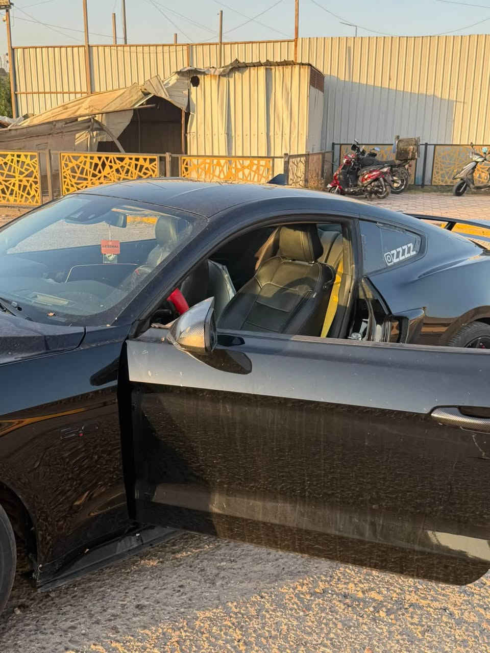 موستنك gt 2022
حادث امريكا فقط جاملغ خلفي بلعراق صار بيها طخه بل بنيد على وضعيتها موضحه بصور وبيها خسفه بسيطه بل لغد فقط على وضعها ايرباك دركه فقط 
عليها بك لايت متغير
لايتات شكل جديد
دعاميه ماك وان
تكساس
سقف روز
دركه كاربون
قبضه كير 
زرع لدات داخليه
وياله فوسن
سبويلر تراك بكج
سياره مصروف عليها هواي
ماشيه ٥١الف كيلو
سعر ١٧٥ ورقه وبيها مجال بسيط
مكان السياره زيونه
***********
