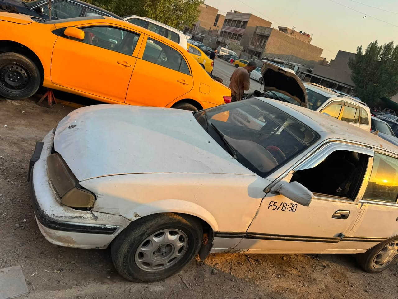 سلام عليكم برنس موديل 1994  السياره حلوه بيها نواقص قليله كير ومكينه نضيفات رقم بغداد تحويل ثاني يوم مكان السياره بغداد الدوره السعر 18 تفاصيل اخرى اتصل ***********
