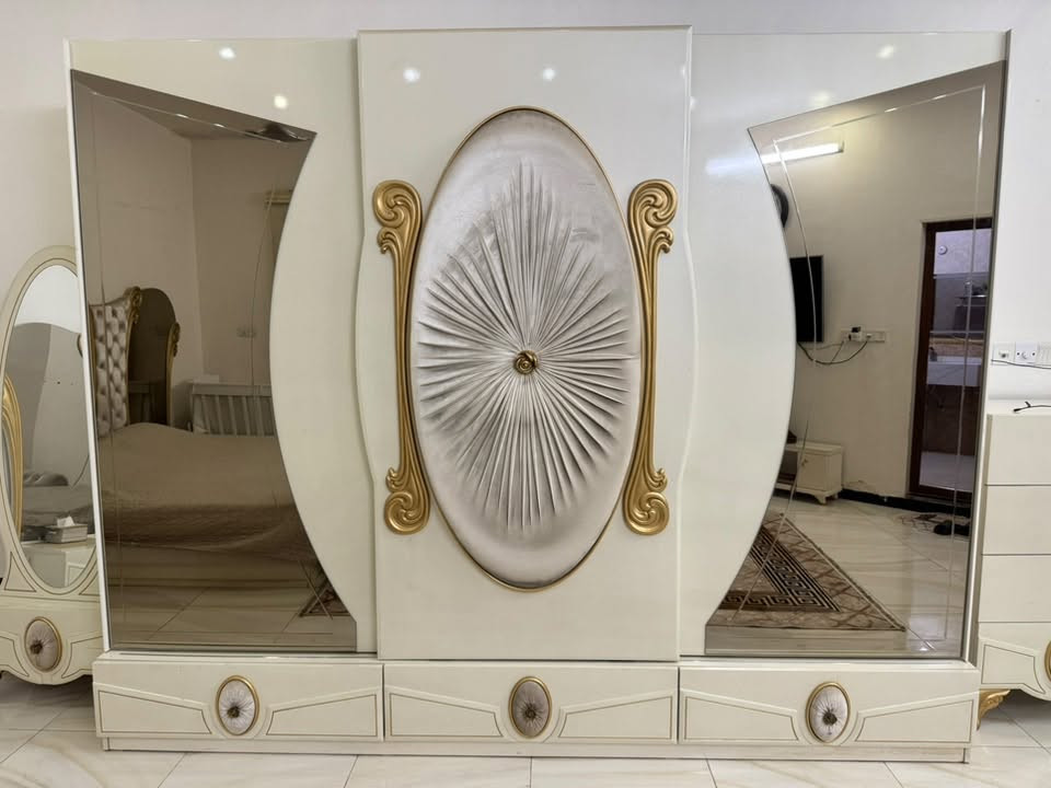السلام عليكم للبيع غرفة تركية مستخدمة اخت الجديدة للاستفسار ***********
