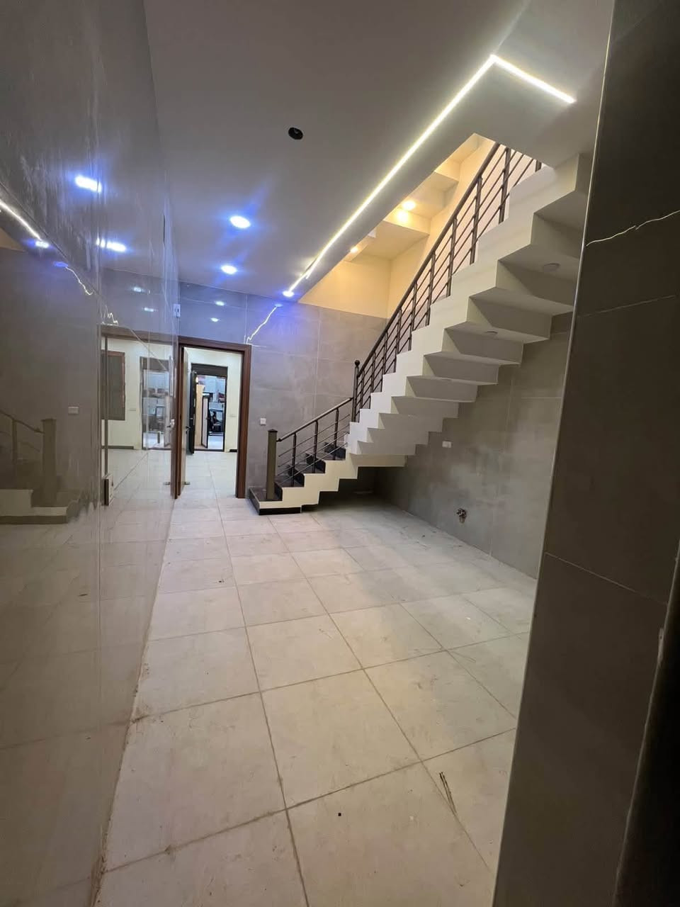 حي الجهاد • ١٠٠م • ٣غرف