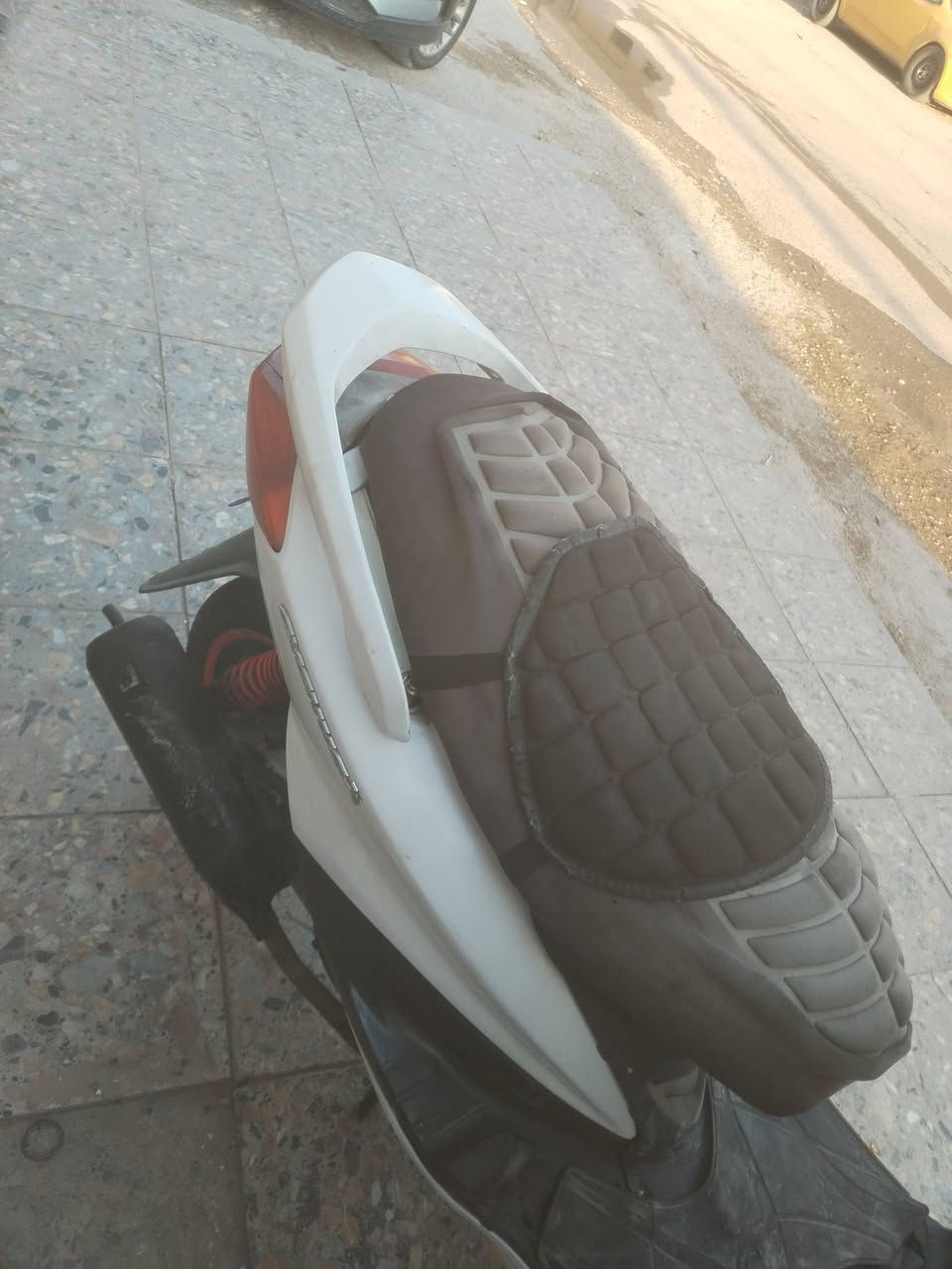 سلام عليكم سكنس نثيه طفت فجأة ابيع على وضعها أوراقها موجوده السعر ٣٥٠ وبيها مجال حك الجيه
مكانها بغداد الجديده ***********
