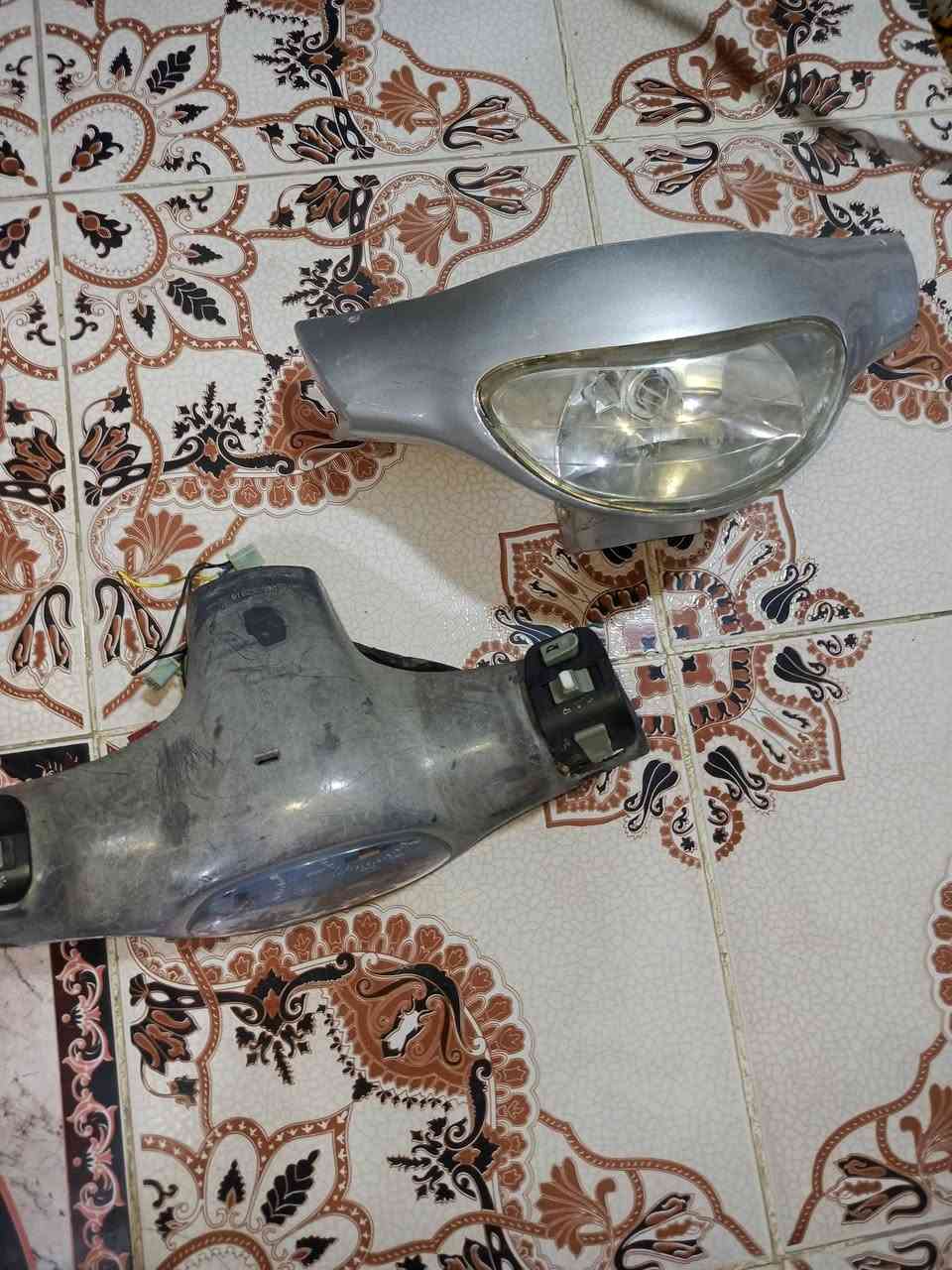 للبيع  البلدي مفتوحه كله اصلي مكان سوك الشيوخ سعر 400وبيه مجال بصيط لموشراي يطلع كبل ***********
