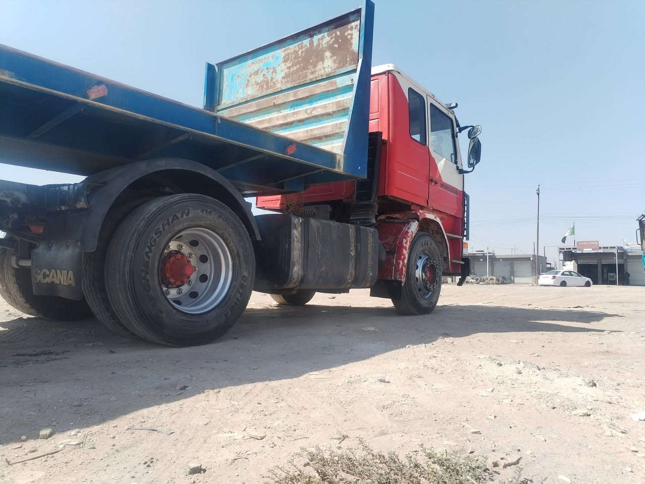 للبيع الراس فقط سكانيا مشلح موديل ٩١ سقف ناصي حجم ١٤٢ رقم انبار مشروع وطني ٣ لوحات سنويه لل٢٧ مرسمه فلات ذات جوانب متحركه ٣محاور مكينه V8 /0/6 مكينه جديده كير ٥ب٥ شاصي ١٠ مكفول علمآ ان سياره سياره مكفوله مكينه وكير واكسل وقماره كله عل الشرط وسعرها  ٦٩ ورقه واي استفسار *********** مكانه بغداد المعامل.
