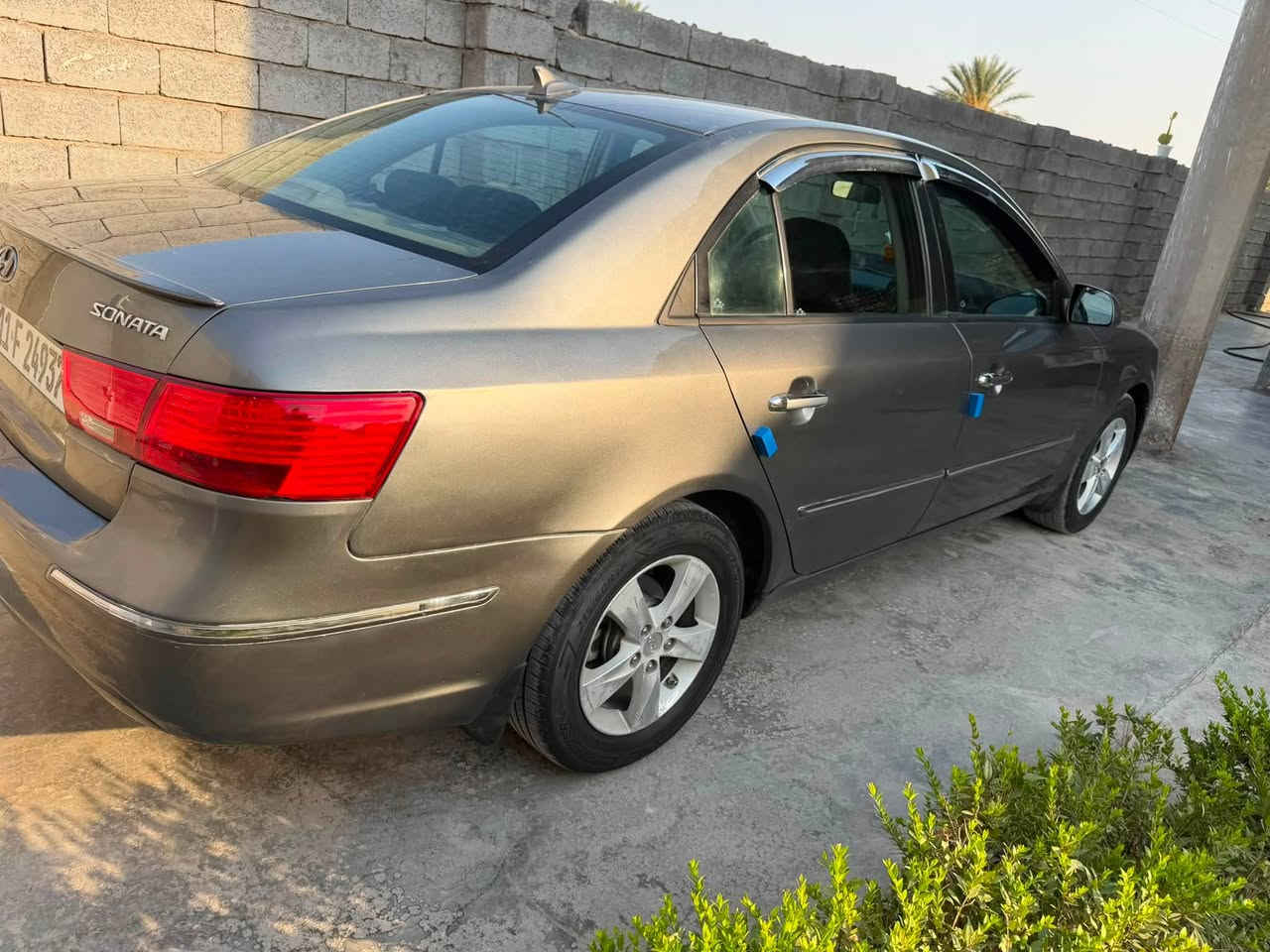 سوناتا ٢٠١٠ بغداد رقم أنكليزي محرك ٢٤٠٠ دوش . وارد أمريكي ضررها قبق جنطة وما مبدل فقط مصلح . السيارة ليبل واحد كلها ولا قطعة مبدلة .. مصبوغة عام اثر جراد والصور القديمة قبل الصبغ موجودة . سيارة مكفولة من الضربة القوية والكص والتبديل . بجم كبس شركة ..دواخل بدون صبغ.. محرك وكير كفالة .. تدفئة تبريد . صدر امامي وخلفي جديد .. خمسة ويل كب .. شاشة وكاميرا . ارضية جلد . كهربائيات كلها شغالة ما عدا الهورن يمكن شريط مايشتغل ..  السعر ٨٩ وبيها مجال .. مكاني بغداد أبوغريب ..
ملاحظة . السيارة باسم صديقي وشرط لازم يحول الي يشتريها بنفس الأسبوع . ما أبيع بدون تحويل

‭***********‬ للاتصال 

‭*********** 
واتساب
