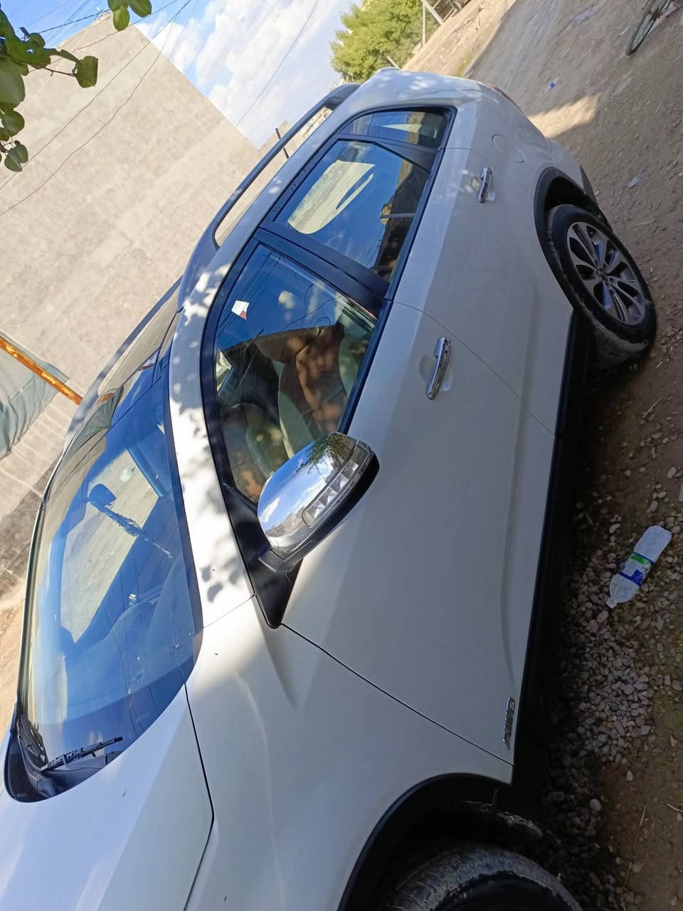 سورنتو للبيع موديل ٢٠١٤ كامل مواصفات ١/١ كويتي مكان السياره بغداد رقم الهاتف ***********  السعر 175 وبيهه مجال بيهه
