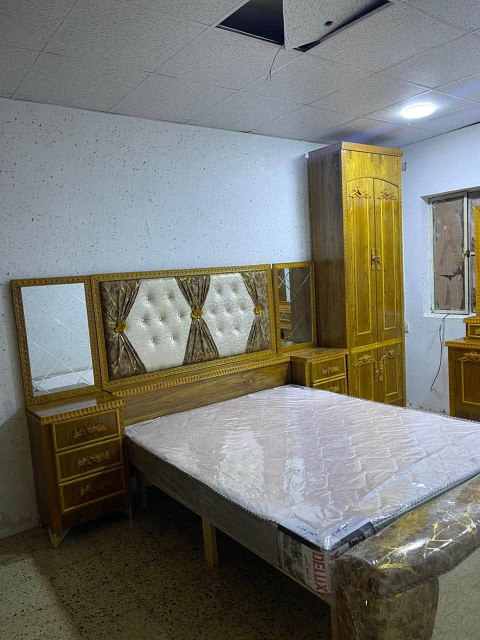 غرفه للبيع صاج خشب عراقي فصال تركي صارلها 6 اشهر مستعمله السعر 850 بيها مجال للتواصل ***********
